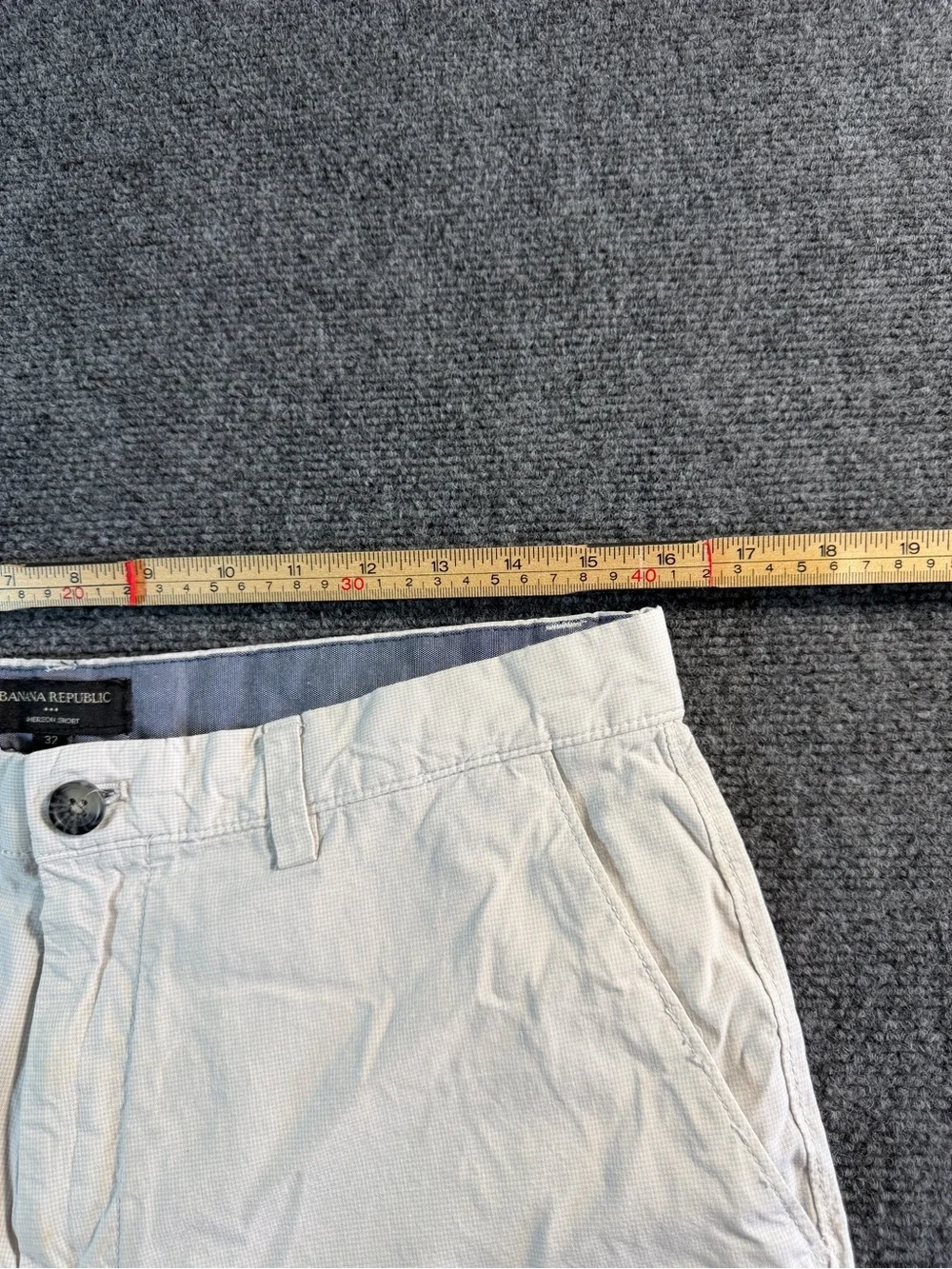 Banana Republic Aiden Short 100% Cotton Light Khaki Chino 9